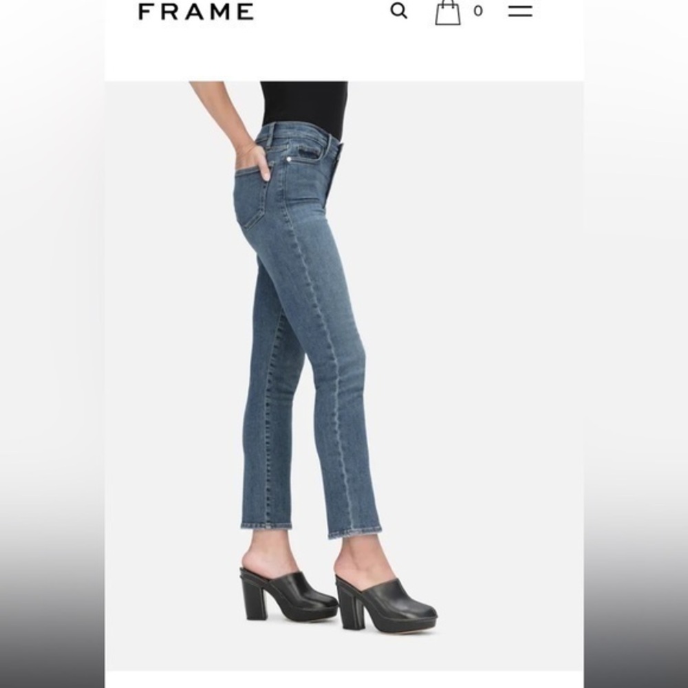 FRAME Le High tailored Straight leg 
In bestia premium strech denim jeans